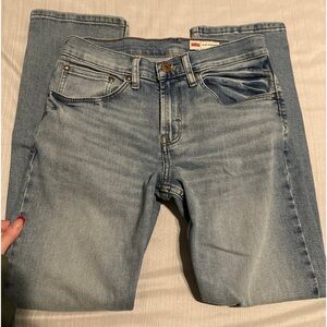 29 x 30 Wrangler Slim Straight Jeans